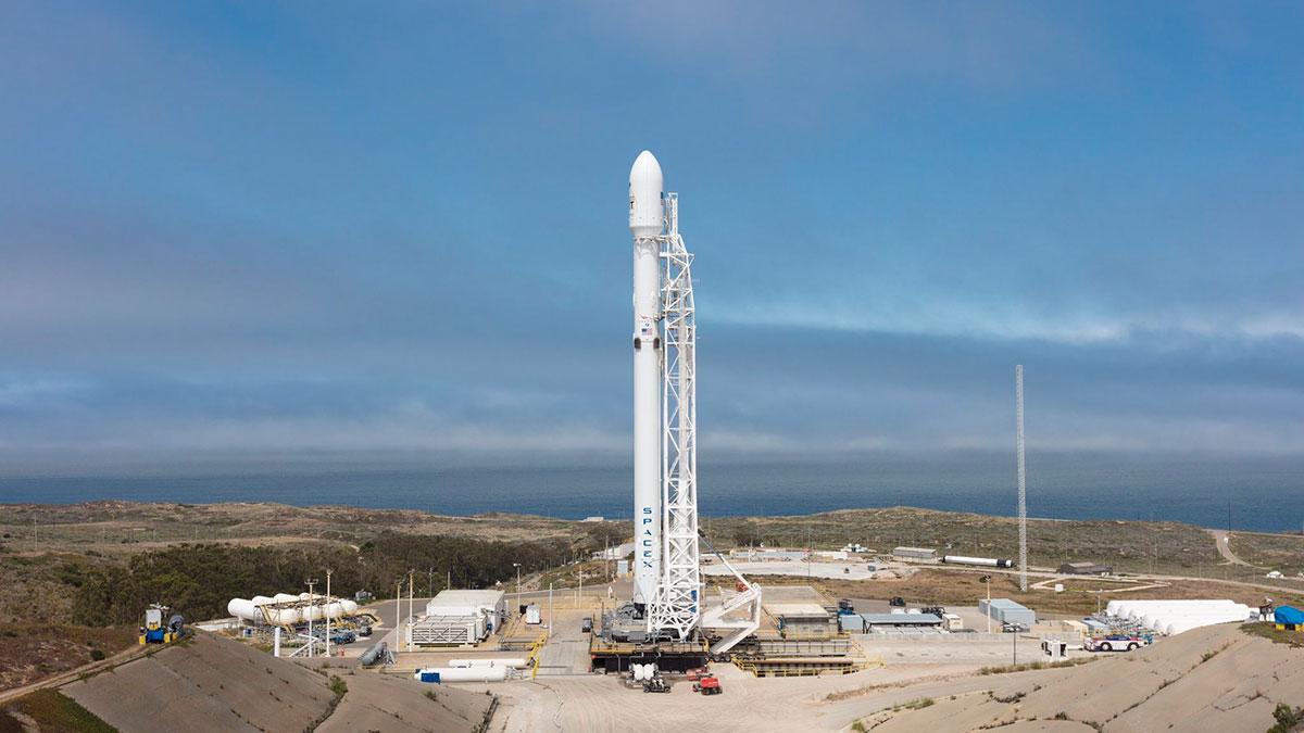 Superentreprenören och rymdfantasten Elon Musk sköt på nytt upp en satellit i helgen. (Foto: TT)