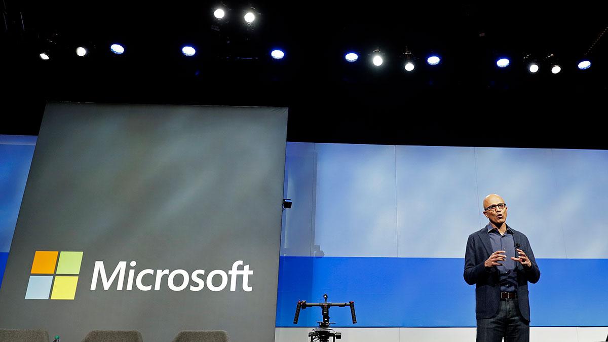 Microsoft med vd:n Satya Nadella levererar en stark rapport. (Foto: TT)