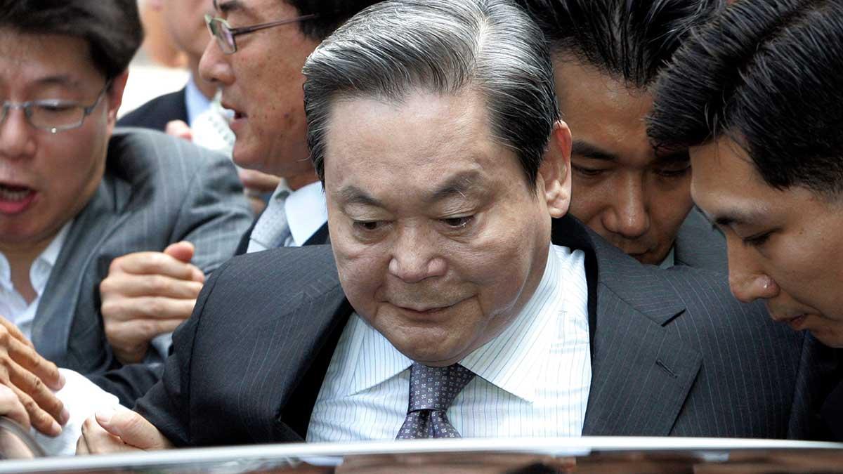 Den sydkoreanska polisen misstänker Samsung Electronics ordförande Lee Kun-hee (bilden) för att vara inblandad i ett fall som berör skatteflykt
