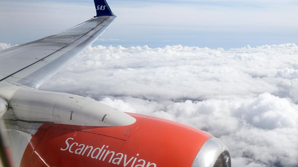 SAS-aktien sticker i väg (ovan molnen) på Stockholmsbörsen i dag på flygbolagets omvända vinstvarning. (Foto: TT)