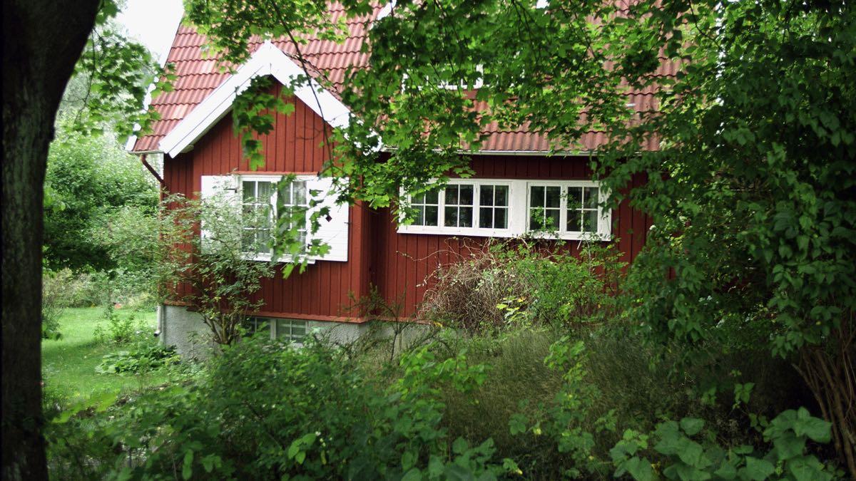 Nu sjunker även priserna på småhus i Sverige. (Foto: TT)