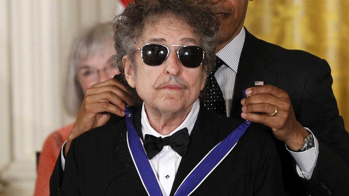 Har Bob Dylan plagierat delar av sitt hyllade Nobeltal från en amerikansk läxhjälpssajt? undrar amerikanska nätmagasinet Slate. (Foto: TT)