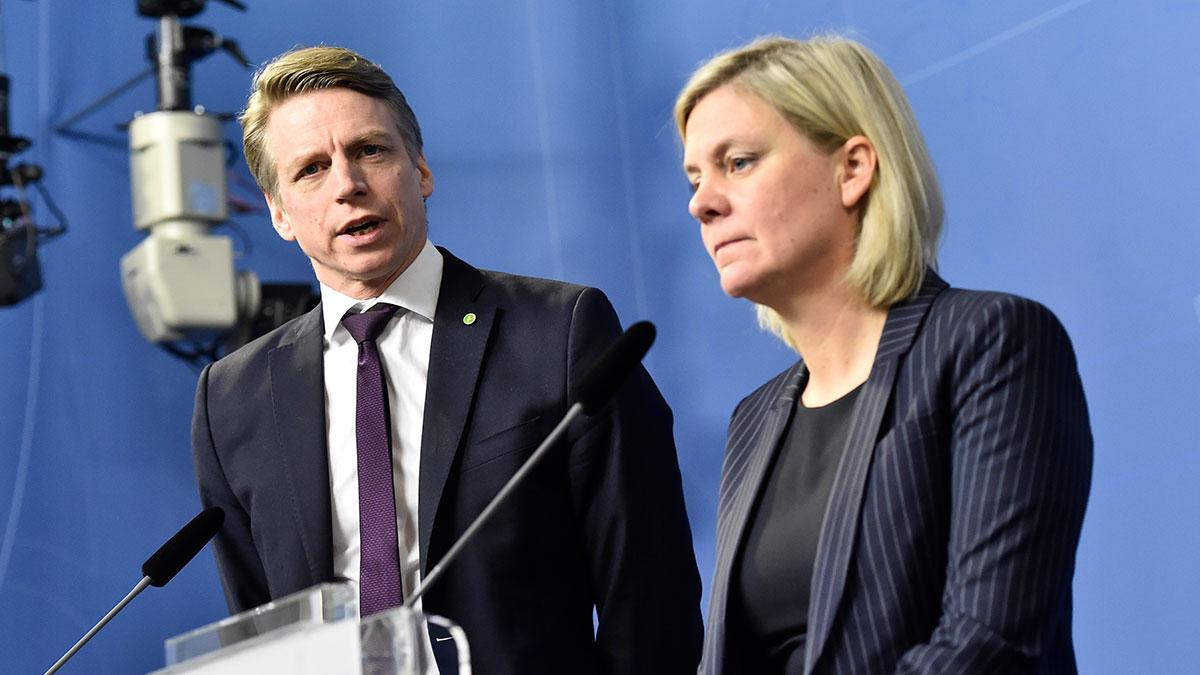 På bild: Finansmarknadsminister Per Bolund (S) och finansminister Magdalena Andersson (S). (Foto: TT)