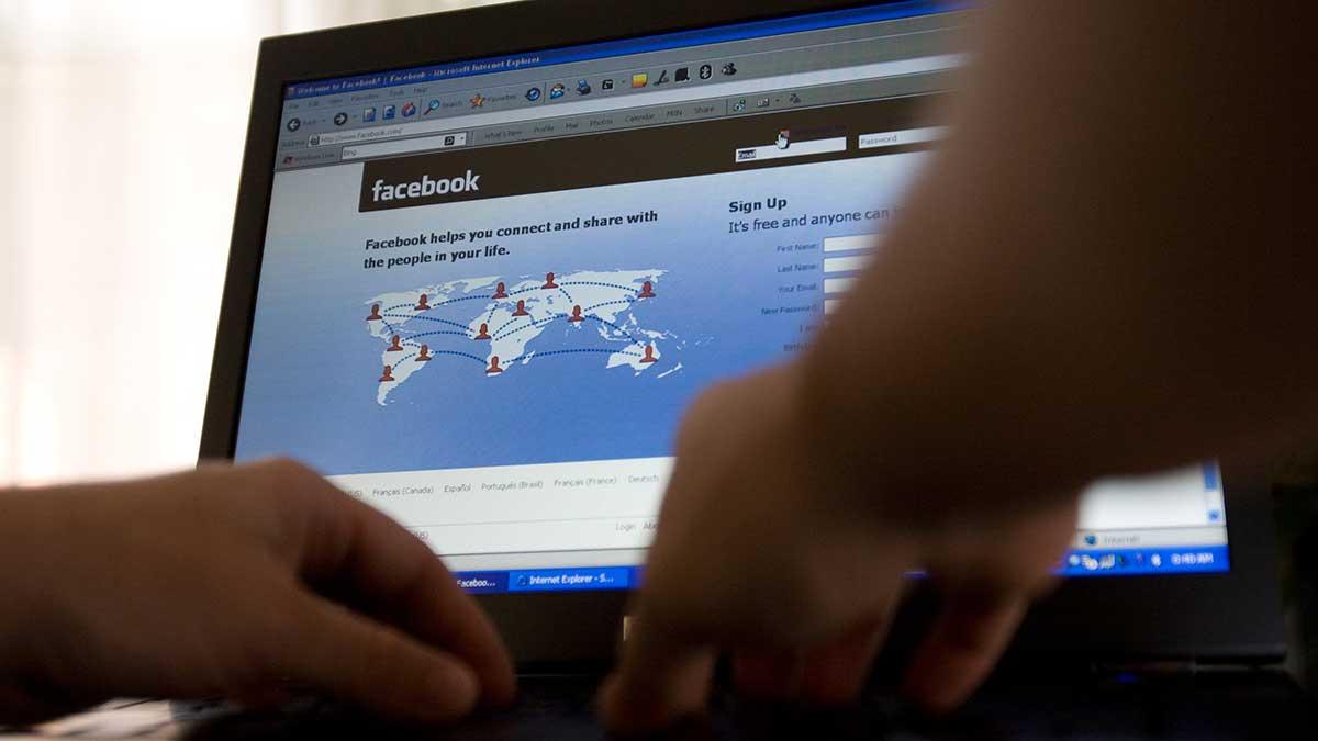 Polisens intresse för privatanvändarnas konton hos stora internetföretag som Facebook och Microsoft ökar för varje år. (Foto: TT)