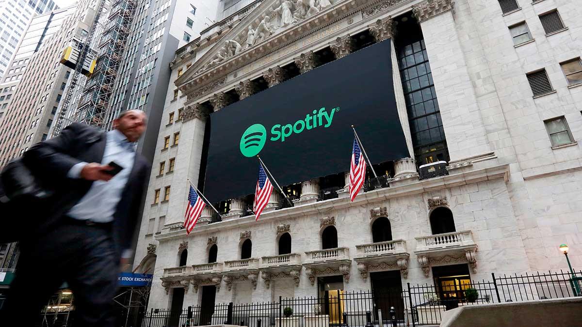 Musikströmningstjänsten Spotify inledde börspremiären på tisdagen med ett första avslut på 165