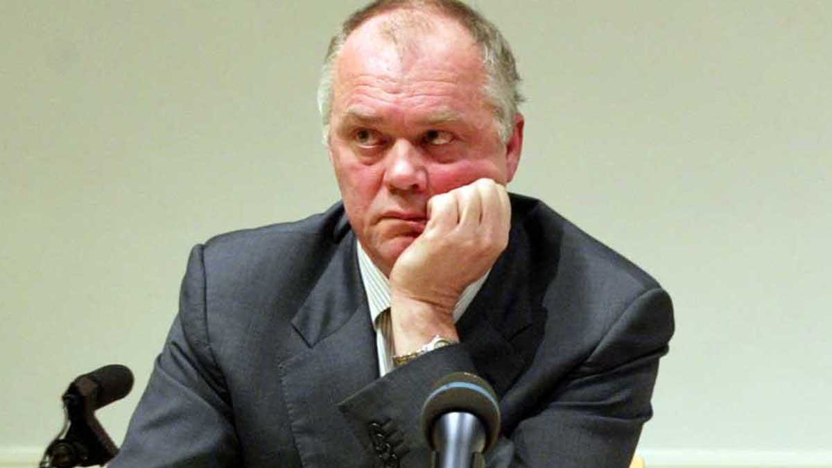 Högsta domstolens ordförande Stefan Lindskog ägde själv aktier för miljoner i bolaget som stämdes. "Jag har inte en susning". (Foto: TT)
