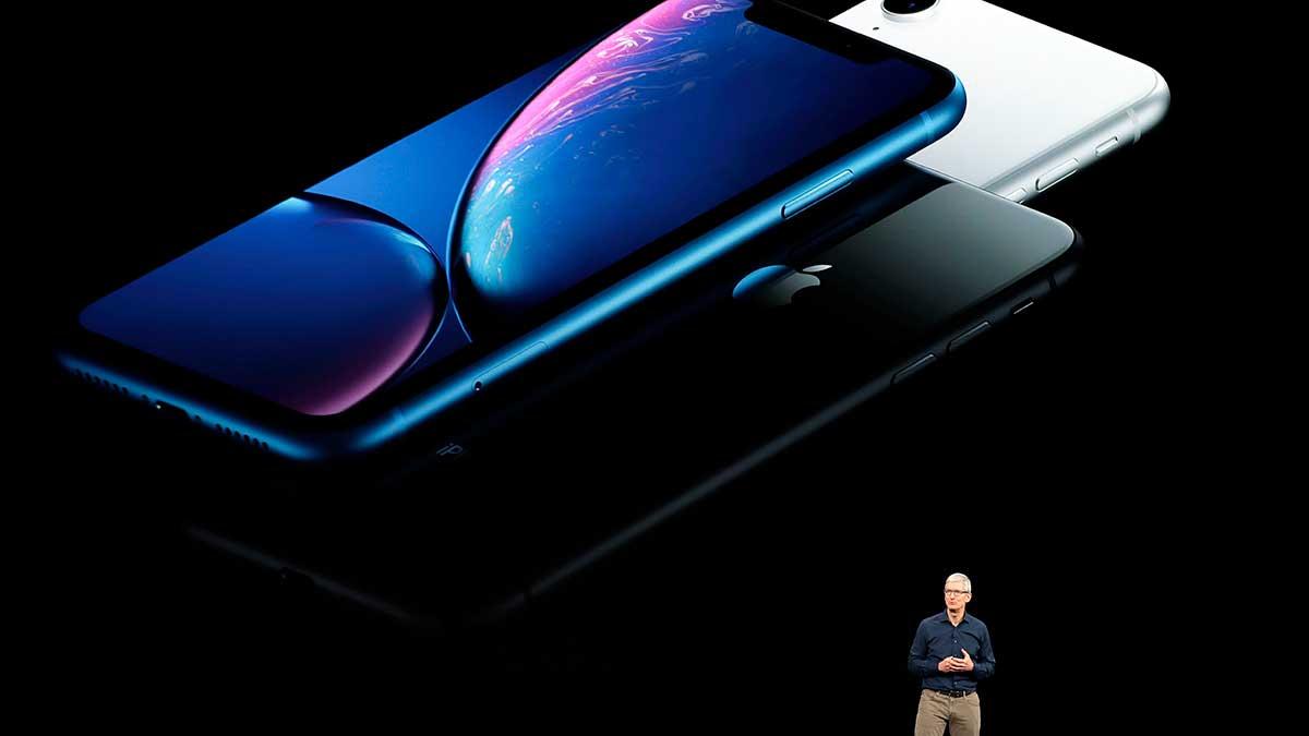 Apple visade på onsdagen upp sina nya Iphone-modeller och nya Apple Watch. På bilden syns techjättens boss Tim Cook. (Foto: TT)