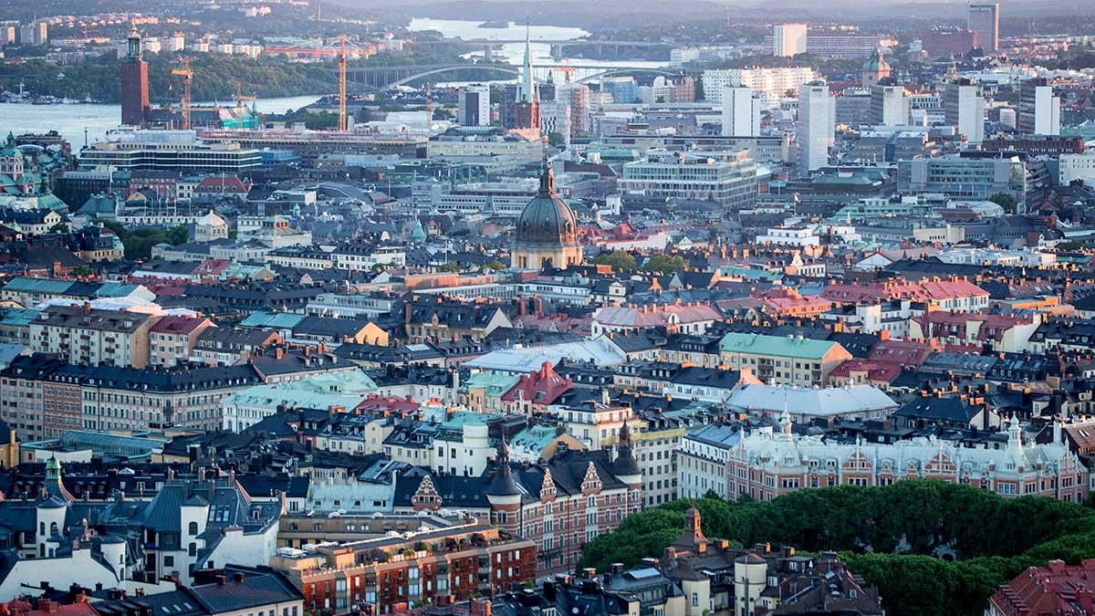 Bostadspriserna föll under tredje kvartalet in Stockholm och väntas nu ligga still på kort sikt