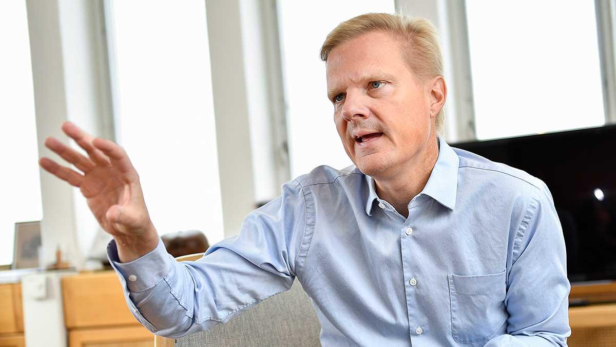 Jens Henriksson dubblar sin lön som ny vd och koncernchef för Swedbank. (Foto: TT