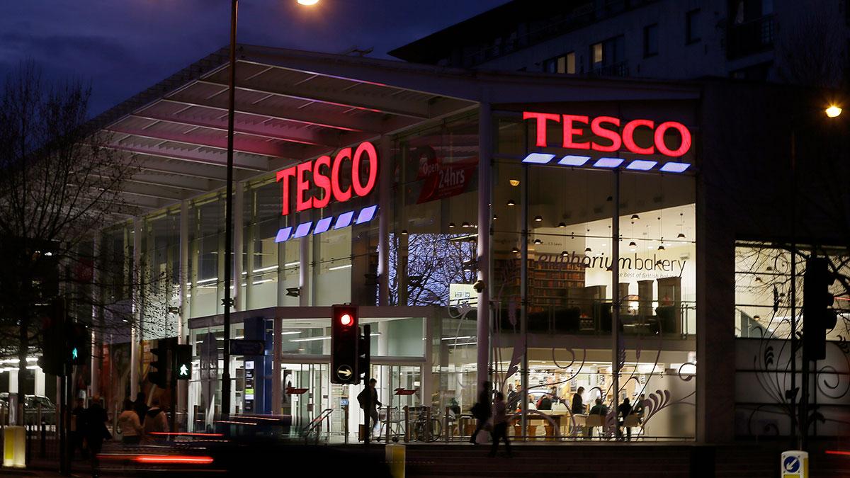 Brittiska dagligvarujätten Tesco riskerar kostnader på rekordhöga fyra miljarder pund