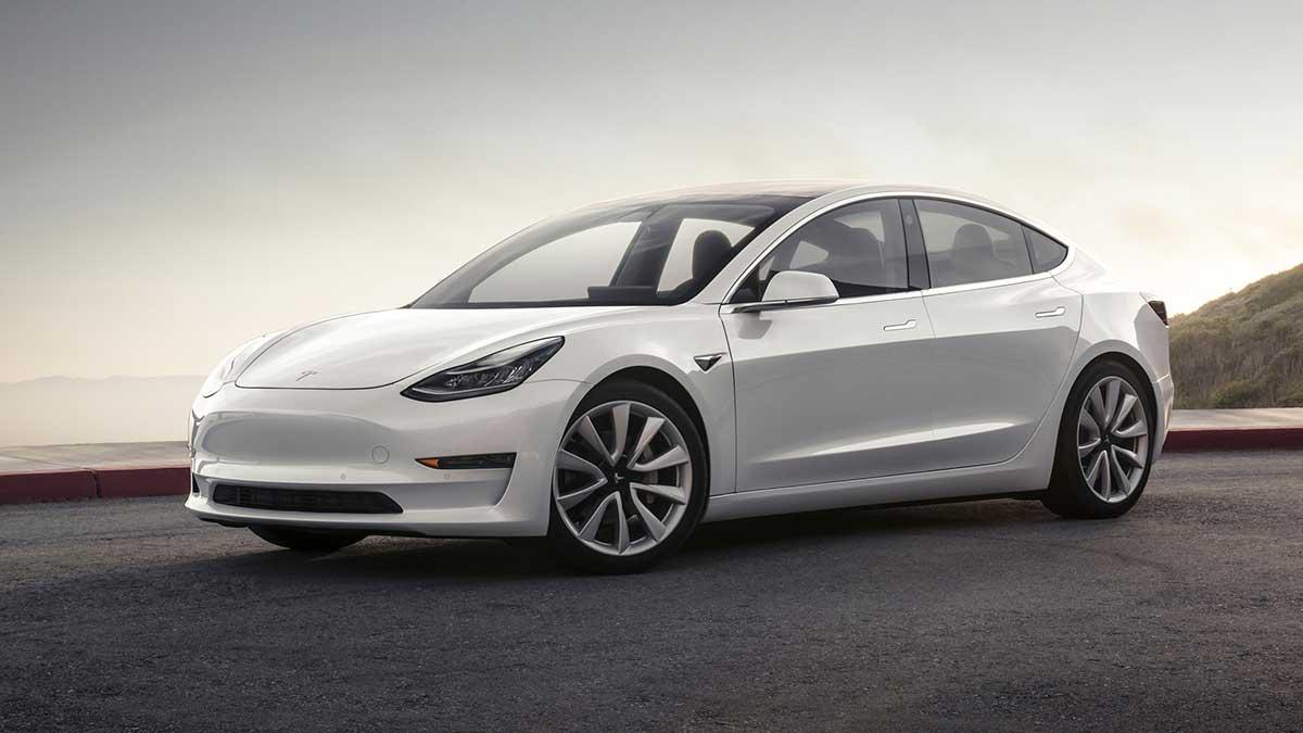 Tesla håller på att förbereda produktionen av Model 3 för den europeiska marknaden. (Foto: TT)