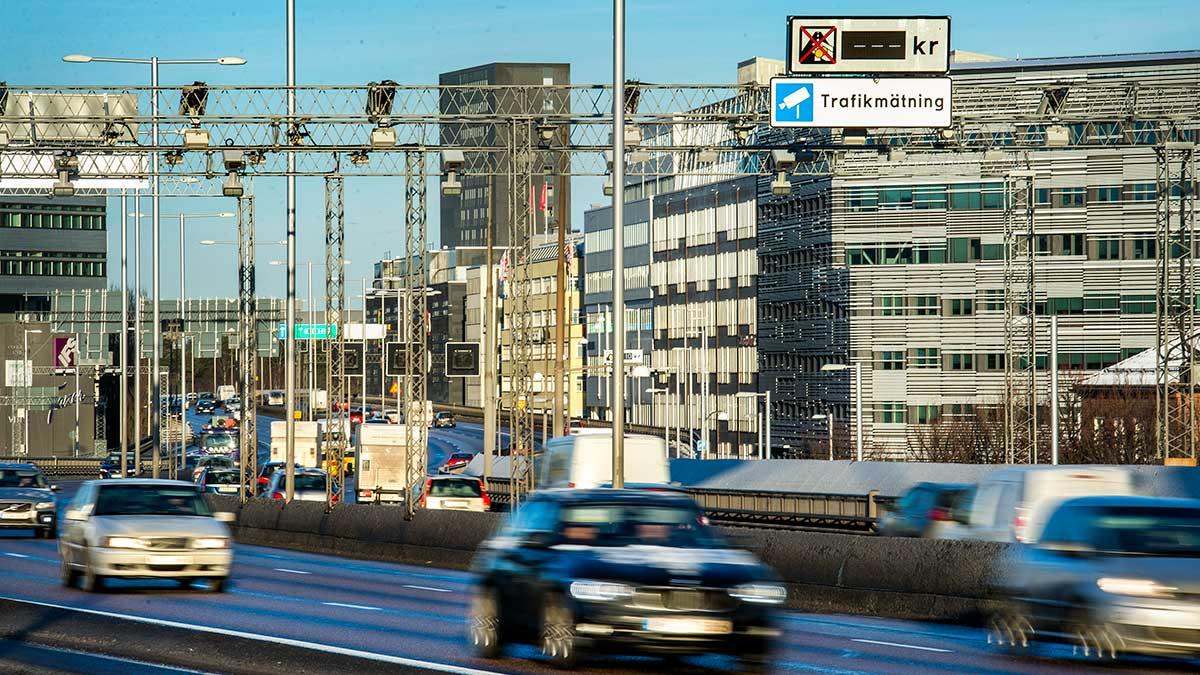 Nu väljer skattemyndigheten att backa från den nya regeln kring trängselskatten och inför en schablonmodell som komplement