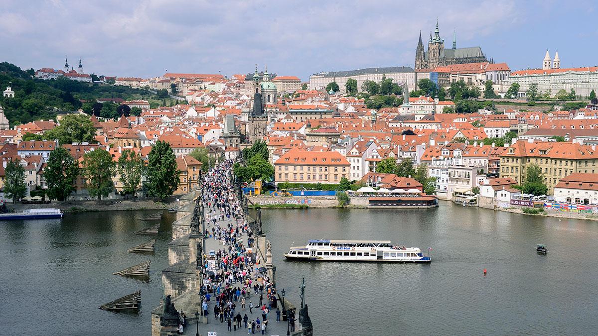 Prag är den storstad i Östeuropa som lockar flest svenskar i vår