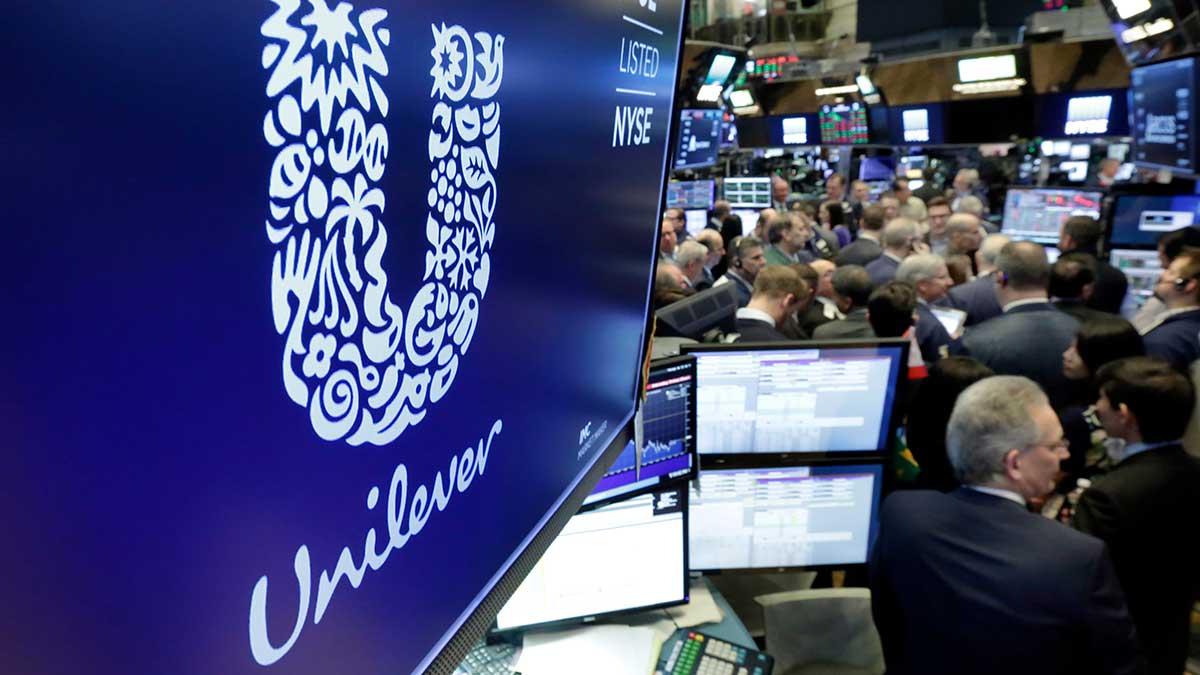 Livsmedelsjätten Unilever planerar ett antal storaffärer som kan inkludera Colgate-Palmolive och Estée Lauder