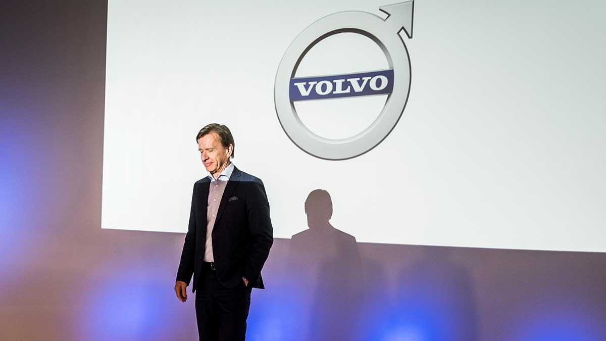 Volvo Cars skrotar sina produktionsplaner till följd av handelskriget. På bilden syns biljättens vd Håkan Samuelsson. (Foto: TT)