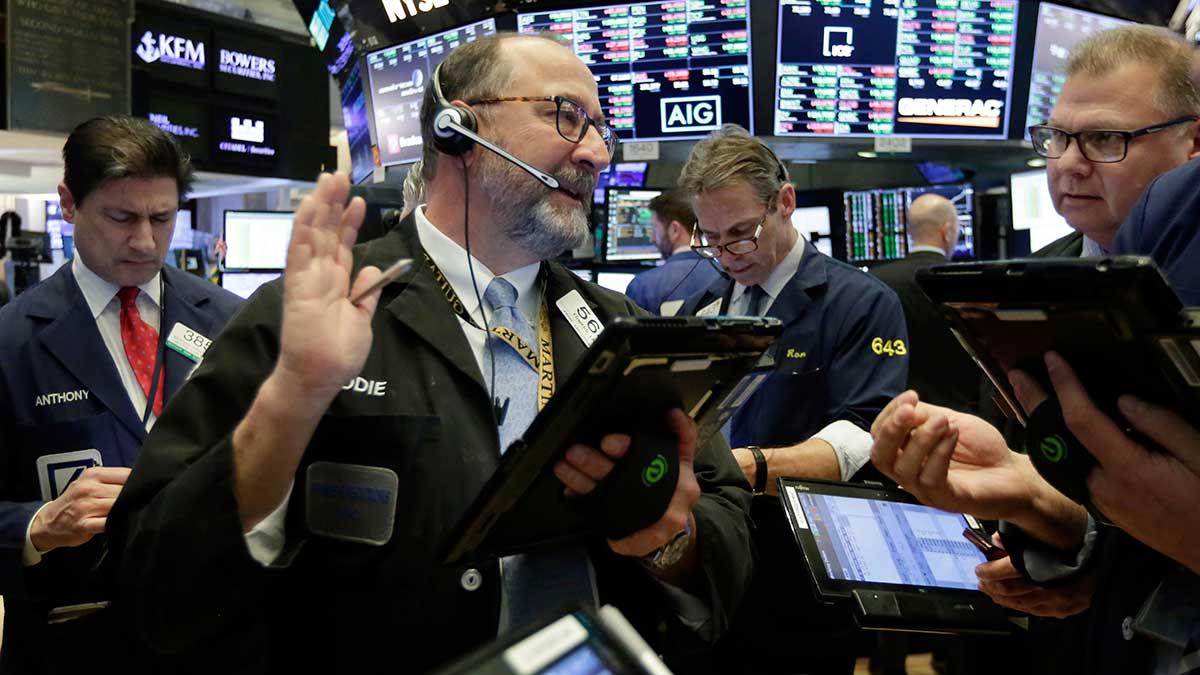 New York-börsen handlades på tisdagen i negativt territorium. Index tyngdes bland annat av nedgångar i rapportaktuella Walmart. (Foto: TT)