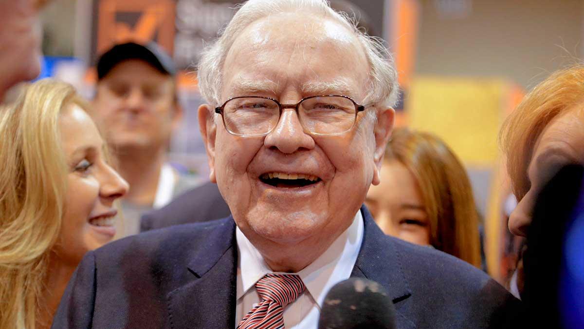 Warren Buffetts finanskonglomerat Berkshire Hathaway passerade under gårdagen kursnivån 300 000 dollar. (Foto: TT)
