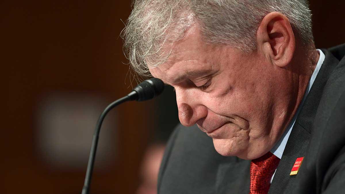 Wells Fargo uppger att de ska betala 480 miljoner dollar för att avsluta en stämningsprocess avseende en försäljningsskandal som uppstod för två år sedan. Det rapporterar CNBC. På bild: Bankens vd Timothy Sloan. (Foto: TT)