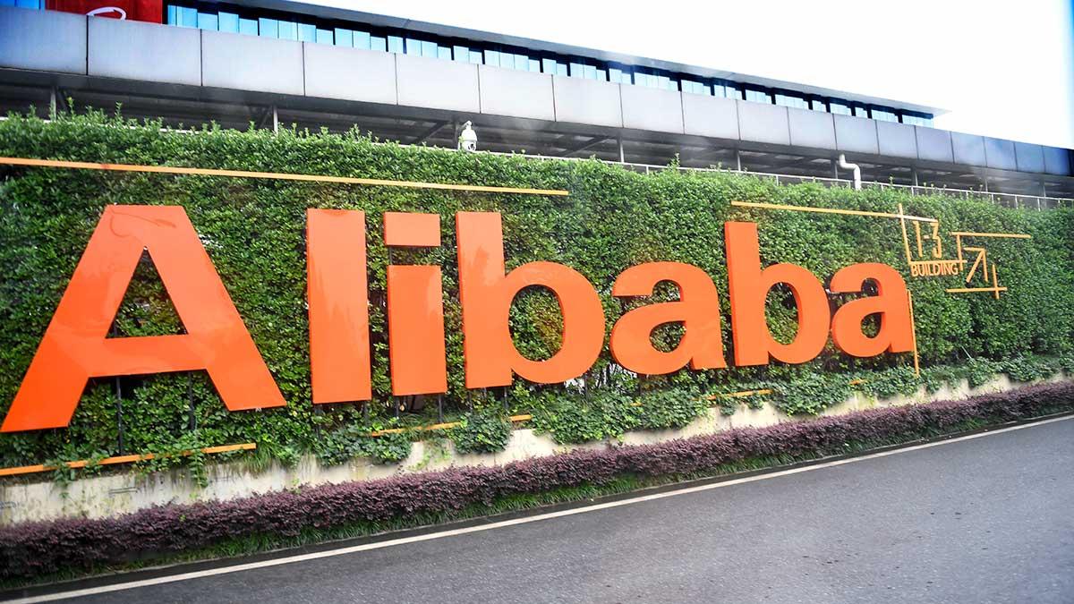 Hongkong undantag i uppåt Asien när Alibaba backar