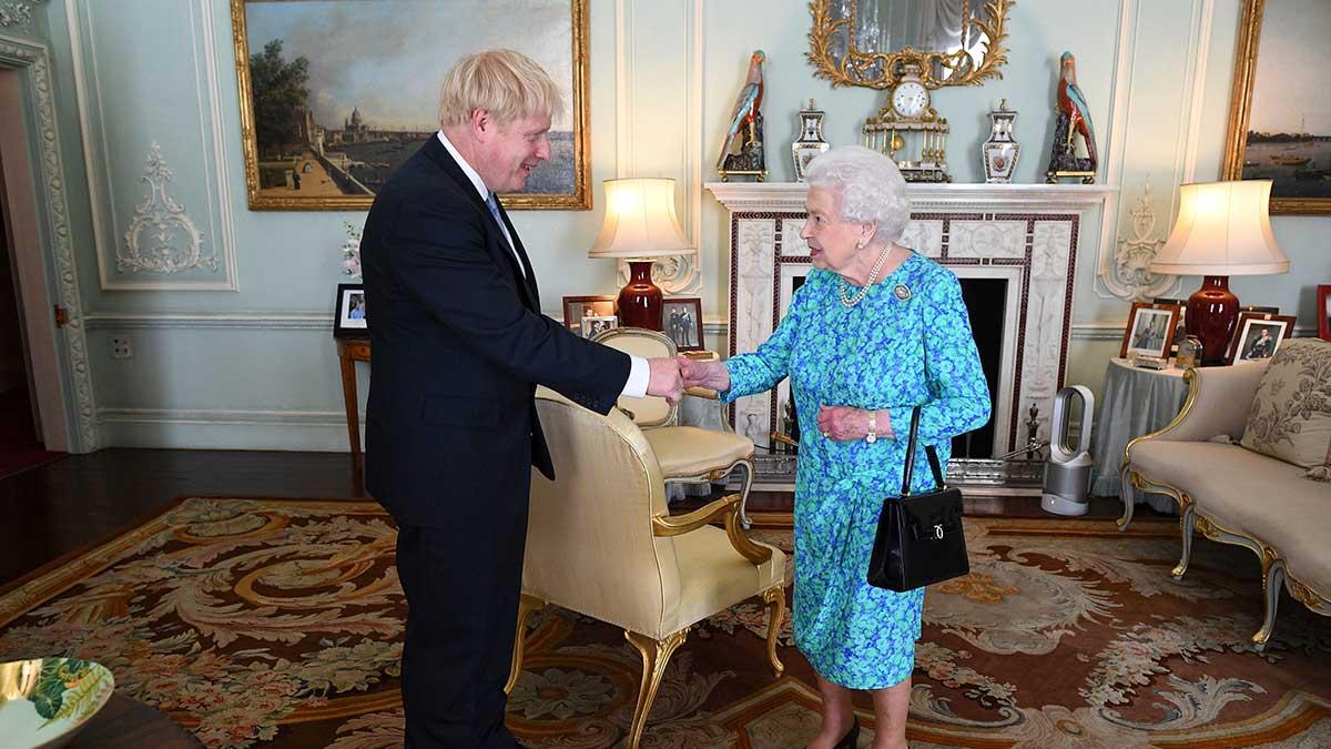 boris-johnson-queen-elisabeth-ii-parlamentet