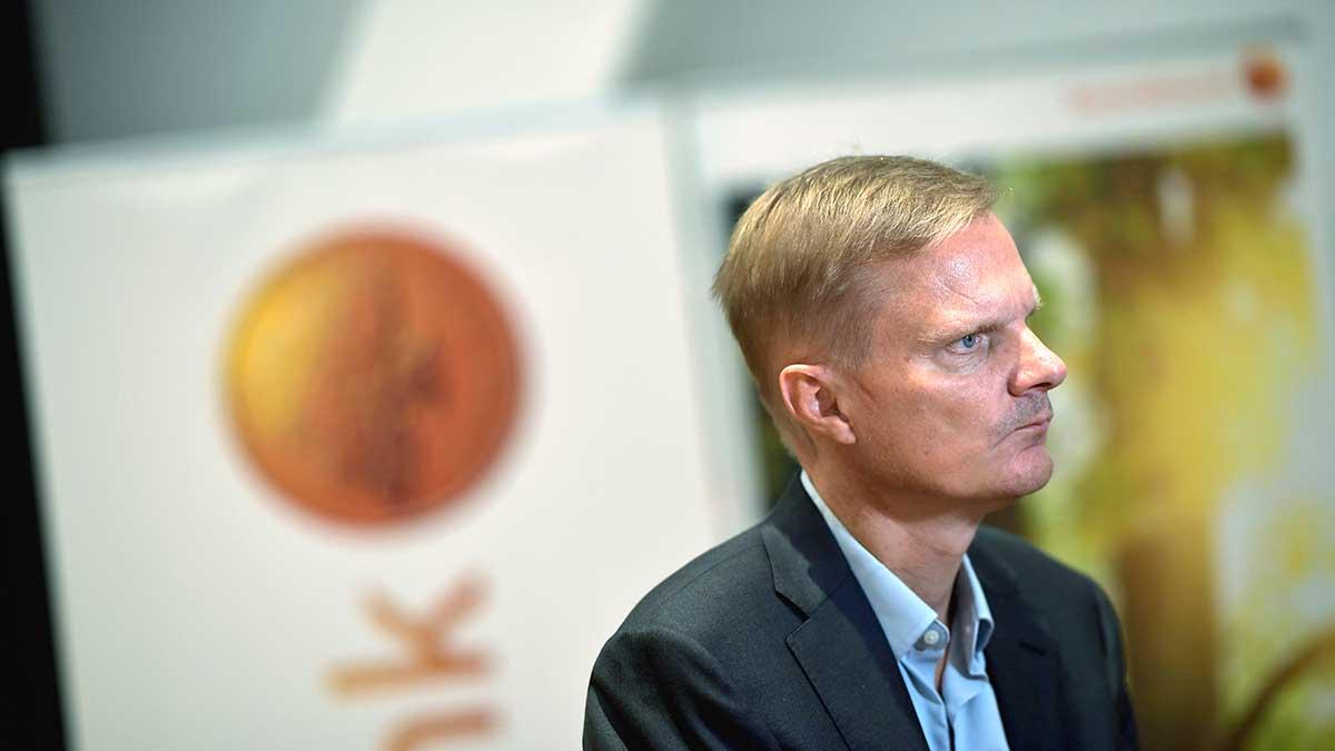 Jens Henriksson dubblar sin lön som ny vd och koncernchef för Swedbank. (Foto: TT)