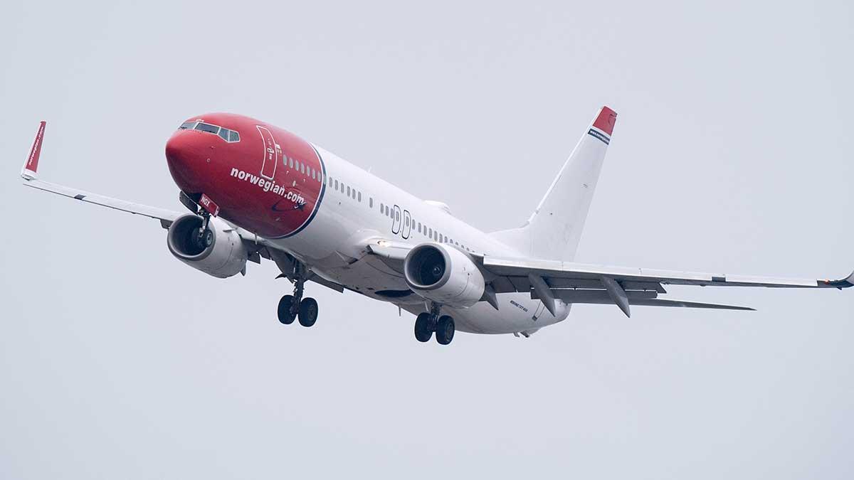 Norwegian lägger ner sina långdistansflygningar. Det krisande flygbolaget vill även sänka skulderna med 20 miljarder. (Foto: TT)