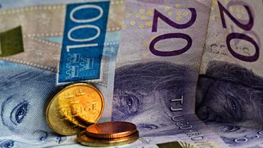 Svenska pensionärer som bosatt sig i Portugal ska nu få betala skatt i landet på sin tjänstepension. (Foto: TT)