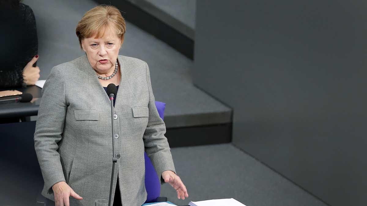 Tysklands förbundskansler Angela Merkel under utfrågningen i Bundestag. (Foto: TT)