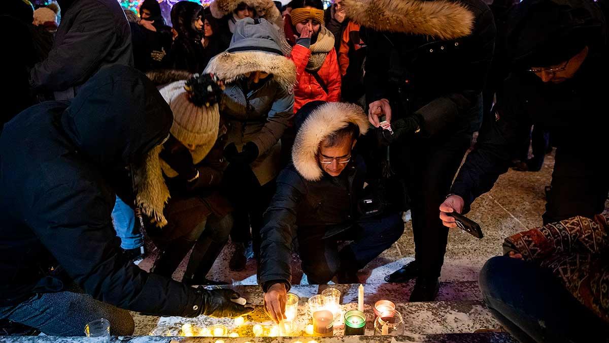 Kanada sörjer sina 63 medborgare som fanns på planet från Ukraina. Alla 176 ombord dödades i flygkraschen. Anonyma underrättelsekällor gör nu gällande att Boeing-planet sköts ned i Iran – av misstag. (Foto: TT)