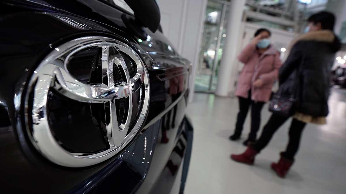 Toyota kommer göra en global återkallelse på 3,2 miljoner bilar på grund av problem med bränslepumpar som kan leda till motorstopp. (Foto: TT)