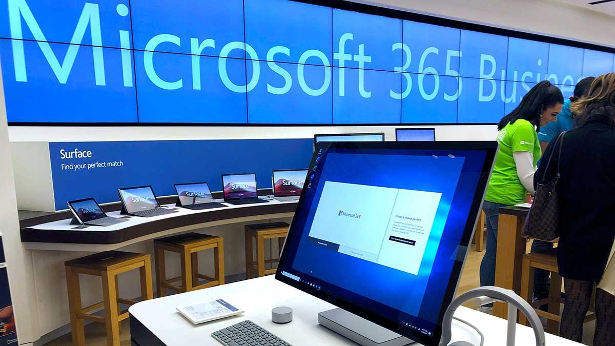 Techjätten Microsoft uppger nu att man har två stycken anställda som har drabbats av coronaviruset. (Foto: TT)