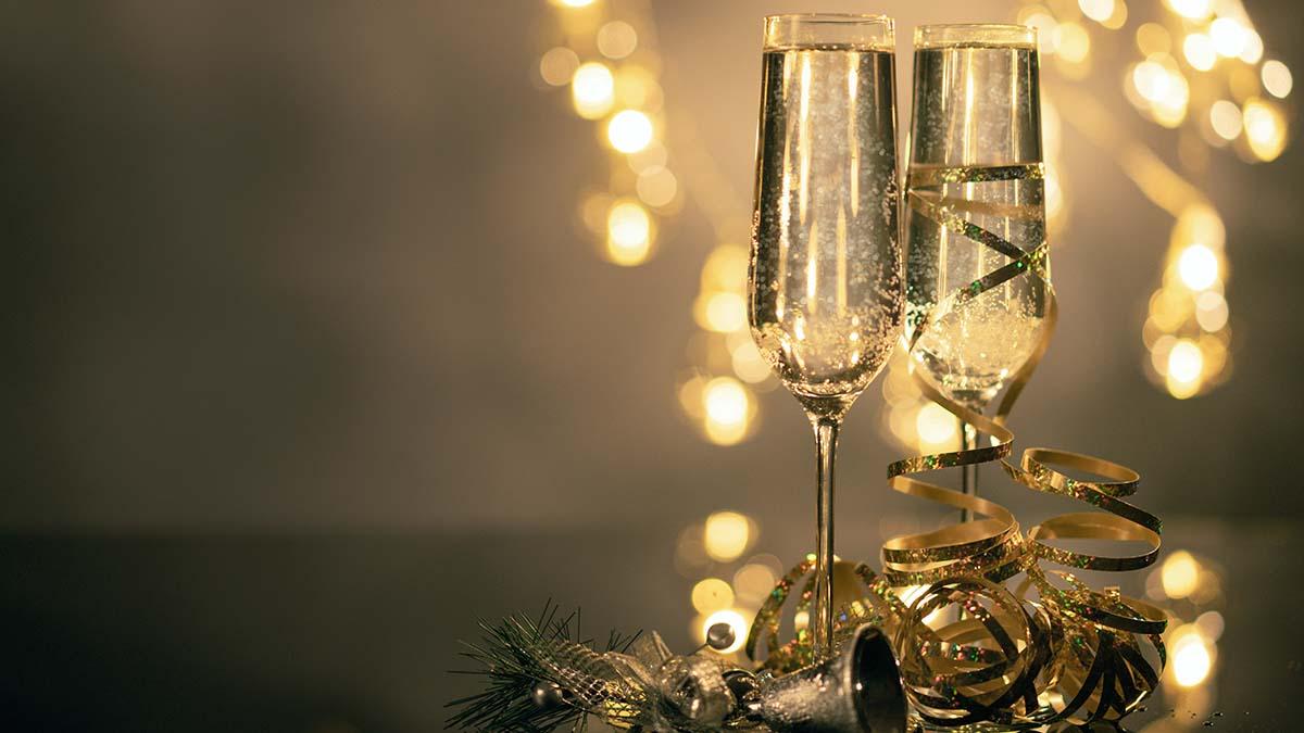 Till nyår kan du lyxa till det med ekologiskt från Champagnefirman Gremillet. Härifrån levereras "huschampagnen" till den franska ambassaden i Sverige. (Foto: Pexels) ekologisk champagne