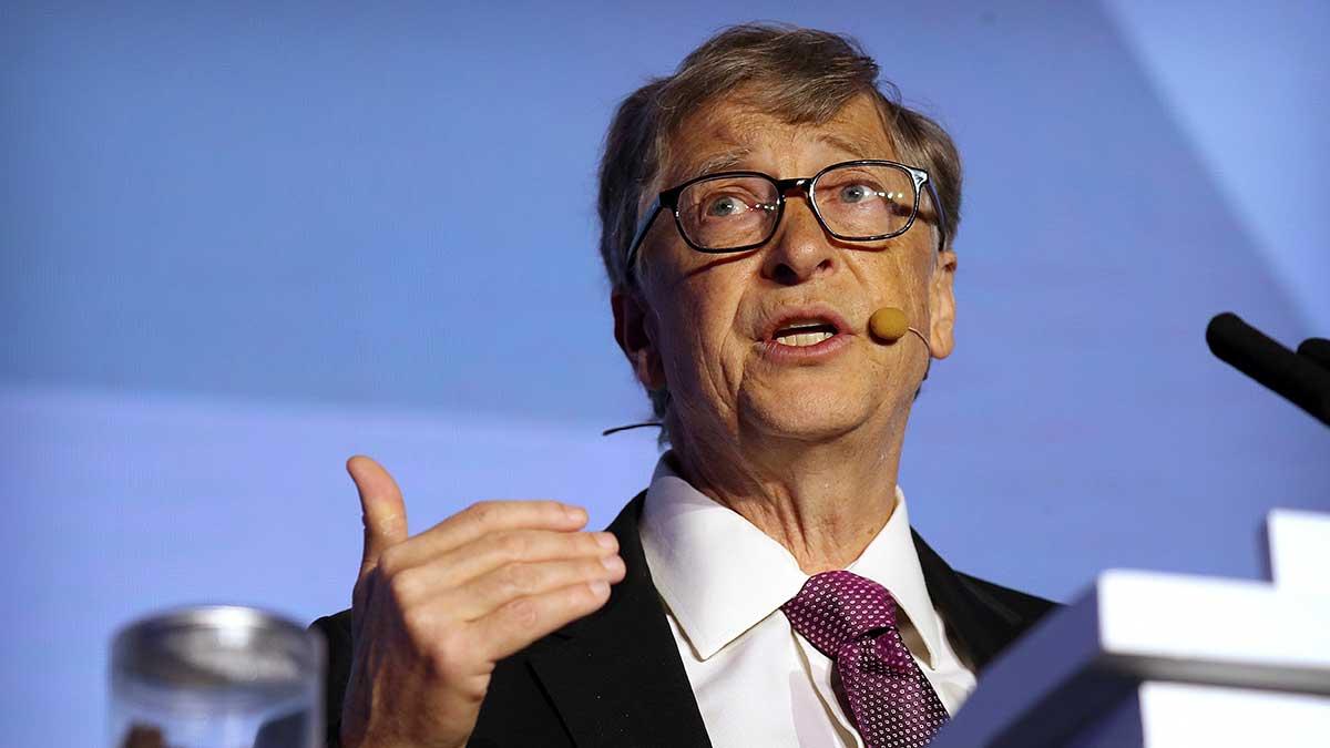 Microsofts grundare Bill Gates kallar coronaviruset för ett ”mardrömsscenario”. Men han tror inte – som Donald Trump – att dödligheten i USA blir uppåt 240 000 personer. (Foto: TT)