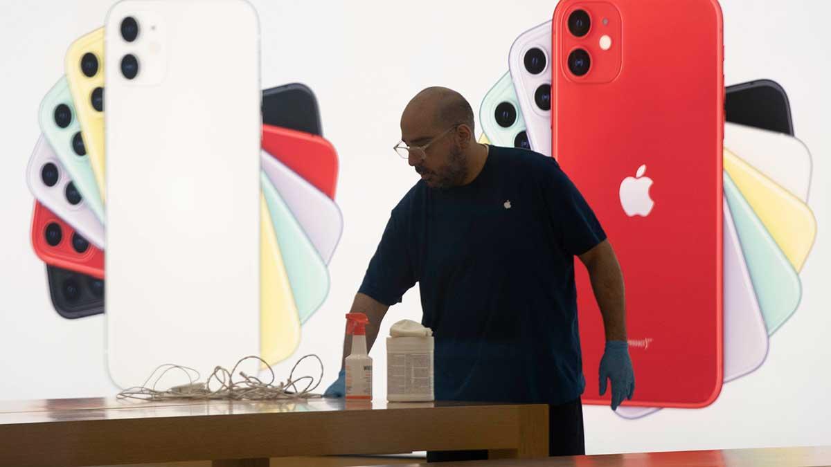 Teknikjätten Apple börjar den här veckan att öppna upp sina butiker i USA igen. (Foto: TT)