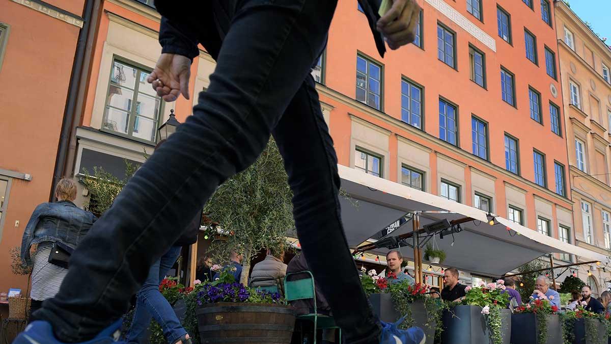 Många bostadsrättsägare i Stockholm riskerar nu kraftigt höjda månadsavgifter för att täcka upp hyresförluster från butiker och restauranger, enligt farhågorna. (Foto: TT)