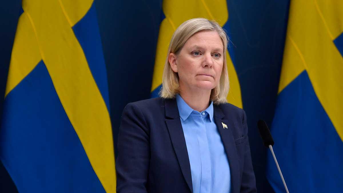 Regeringens krisinsatser kom för sent och villkoren är mindre generösa än i grannländerna, konstaterar Swedbanks tillförordnade chefsekonom. Inget bra betyg alltså för finansminister Magdalena Andersson (S). (Foto: TT)