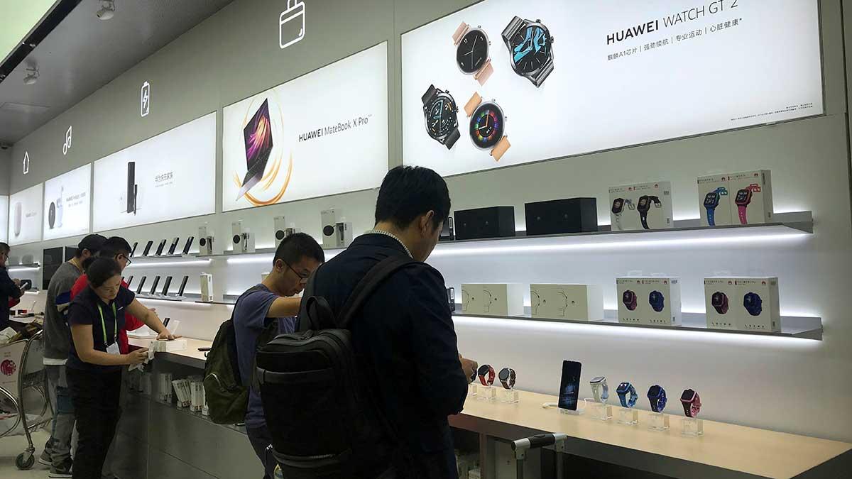 Kinesiska Huaweis smartphoneförsäljning sjönk 17 procent till 240 miljoner enheter under Q1, skriver Global Times. (Foto: TT)