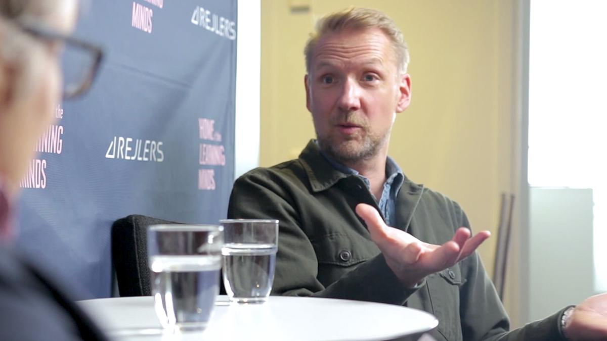 Jesper Börjesson, känd TV-profil och journalist, pratar öppenhjärtat om vad som inspirerar honom, hur en arbetsdag ser ut på Rejlers och hur man lockar unga till sitt företag.