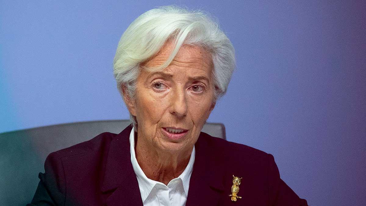 ECB-chefen Christine Lagarde bedömer det som sannolikt att ekonomin befinner sig någonstans mellan ECB:s mellanscenario och allvarligt scenario. (Foto: TT)