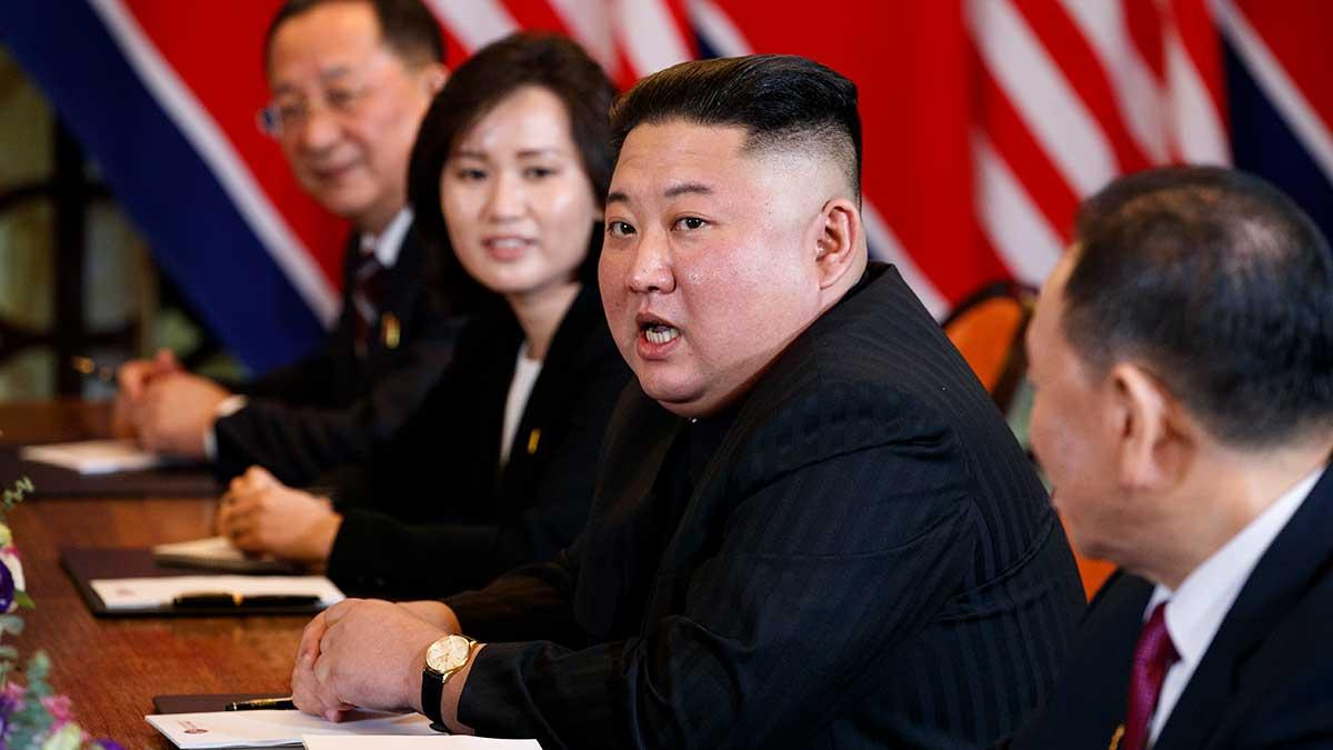Beslutet till avbrytandet av telefonlinjerna till Sydkorea togs vid ett möte där Kim Jong-Uns syster, Kim Yong-Chol, som syns på bilden, deltog. (Foto: TT)