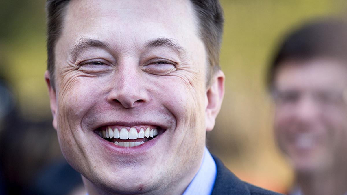 Teslabossen Elon Musk kan på nytt glädja sig åt en kursrusning efter gårdagens rapportsläpp. (Foto: TT)
