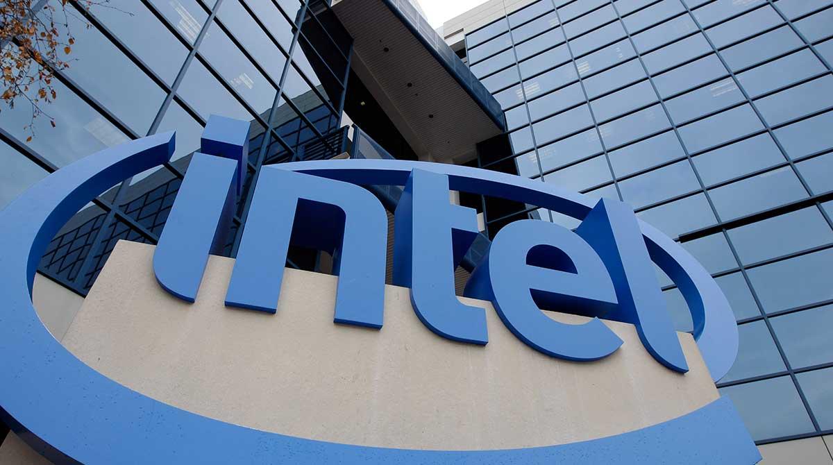 Halvledarjätten Intel redovisar en omsättning och en vinst som var i linje med förväntat under tredje kvartalet. (Foto: TT)