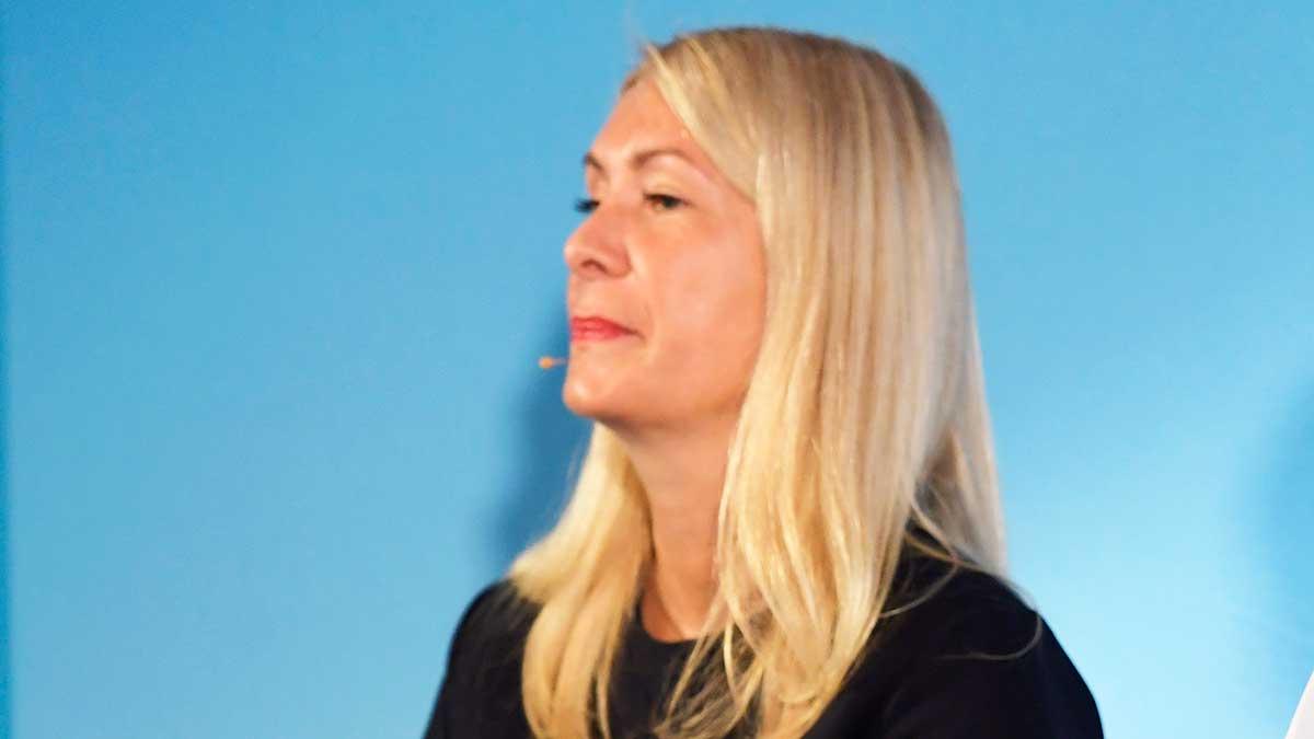 Svenskan Carolina Dybeck Happe, 48, är finanschef på General Electric i USA och får en drömlön, dessutom kan hon kvittera ut en superbonus om hon lyckas få den svårt skuldsatta energijätten på rätt köl. (Foto: TT)