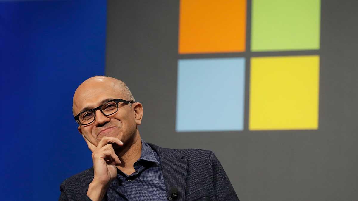 Microsofts vd Satya Nadella har pratat med USA:s president Donald Trump om en förestående TikTok-affär. (Foto: TT)