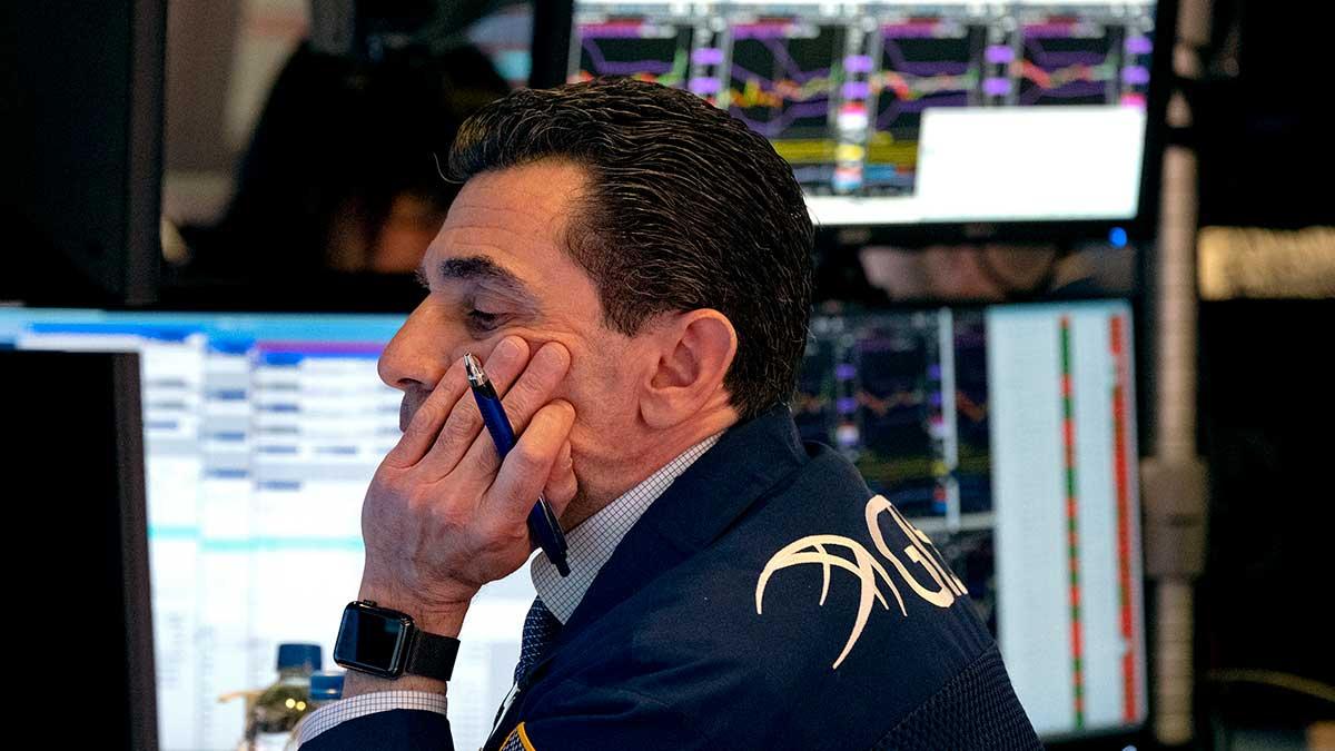 S&P 500 fortsätter att backa