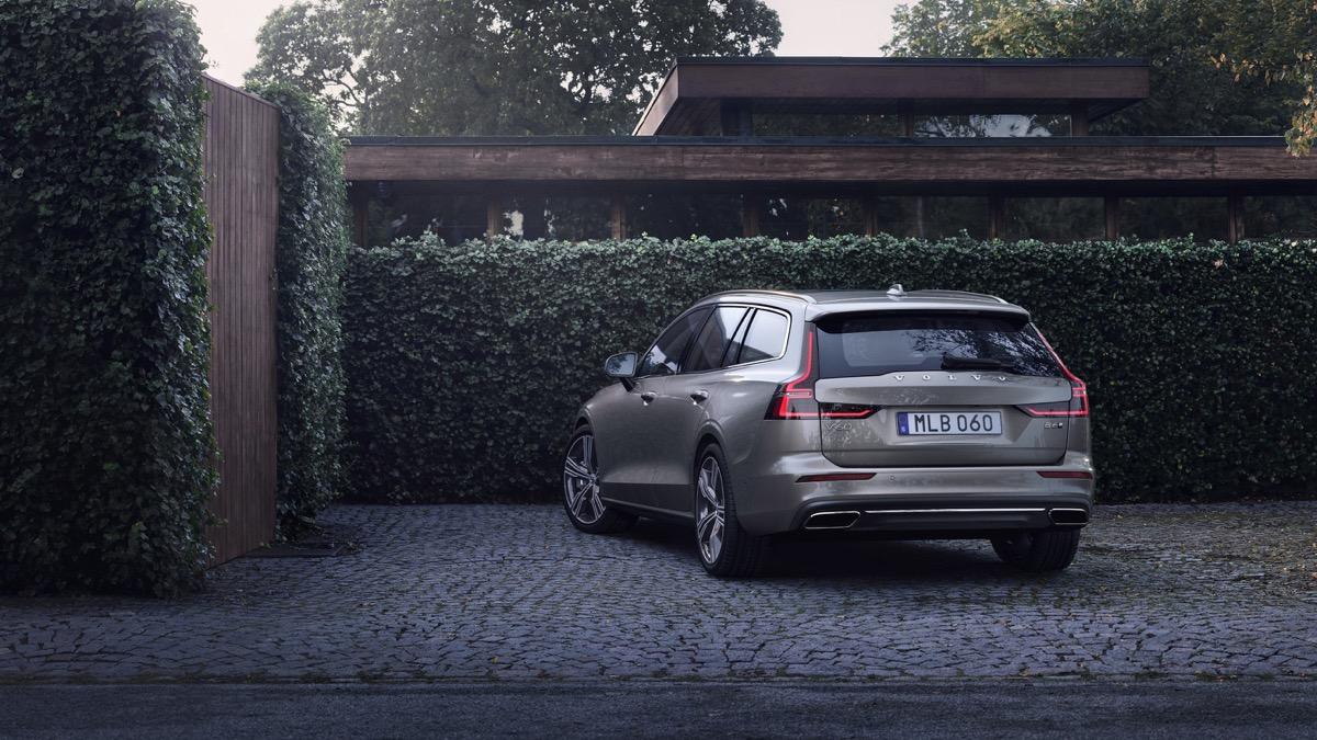 Volvo Cars har i dag tillkännagett förvärvet av den Stockholmsbaserade återförsäljaren Upplands Motor och utmanar därmed marknaden.