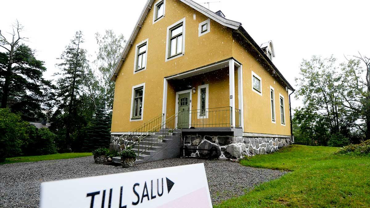 Swedbank bedömer att de svenska huspriserna fortsätter att stiga under hösten och under såväl 2021 som 2022. (Foto: TT)