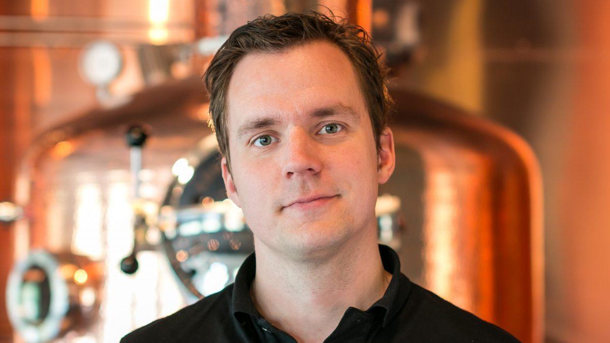 Jon Hillgren startade Hernö Gin 2012 och har på kort tid blivit europas mest prisbelönta destilleri. Nu senast dubbelguld i International Spirits Challenge. (Foto: Michael Sperling/Hernö Gin)