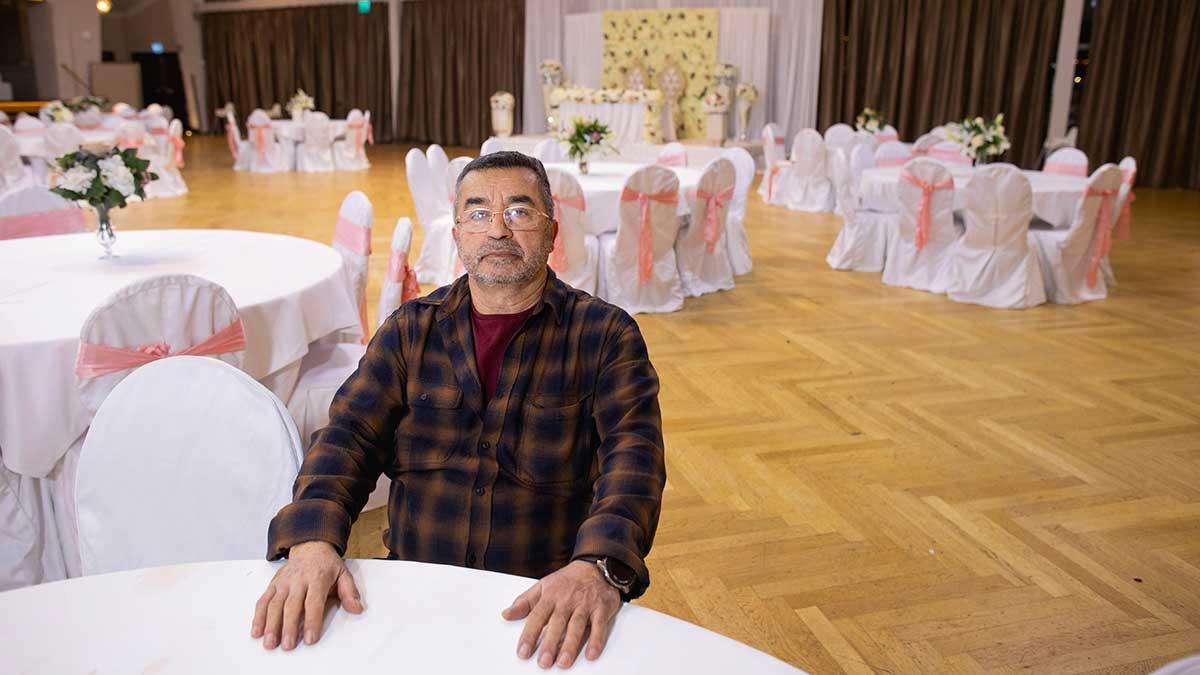 "Jag är snart i konkurs. Allt jag byggt upp i åratal håller på att försvinna", säger Behrooz Hamzehi, ägare till nattklubben Amiralen i Malmö. (Foto: TT)