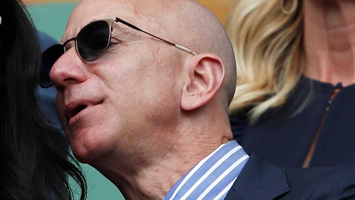 Jeff Bezos, vd och grundare av e-handelsjätten Amazon, har bara blivit rikare under coronakrisen och är nu etta på listan över världens rikaste personer. (Foto: TT)